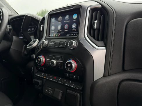 Used 2022 GMC Sierra 2500 SLE w/ SLE Value Package; AWD/4WD image 9