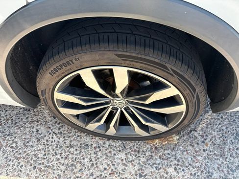 Used 2020 Volkswagen Tiguan SEL Premium R-Line w/ 3rd Row Seat Package AWD/4WD image 6