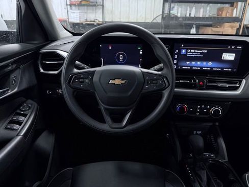 Used 2025 Chevrolet TrailBlazer LT AWD/4WD image 22