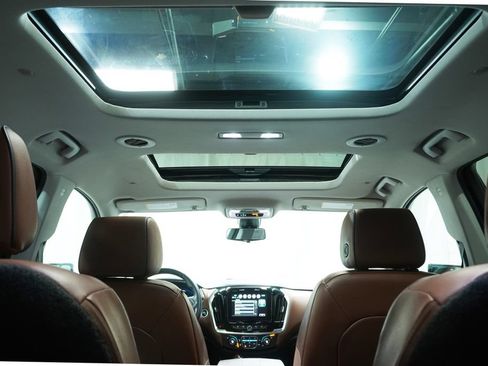 Used 2018 Chevrolet Traverse High Country AWD/4WD image 10