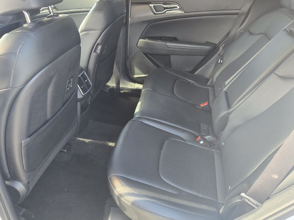 Used 2023 Kia Sportage EX FWD image 11
