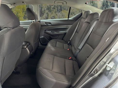 Used 2023 Nissan Altima 2.5 SV FWD image 10