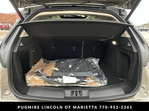 New 2026 Lincoln Corsair Premiere image 18