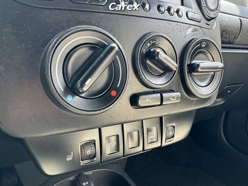 Used 2007 Volkswagen Beetle Triple White Edition image 27