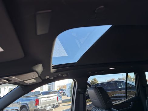 New 2026 GMC Acadia Denali w/ Super Cruise Package image 9