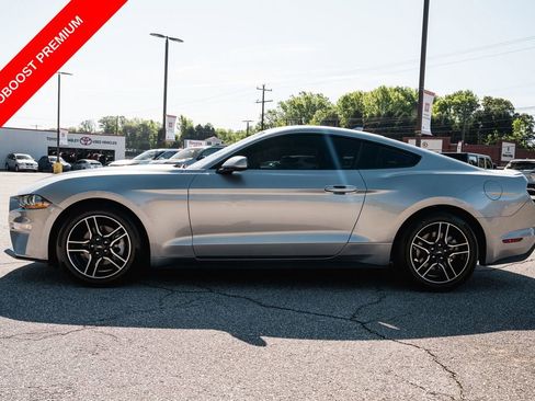 Used 2022 Ford Mustang Premium RWD image 4