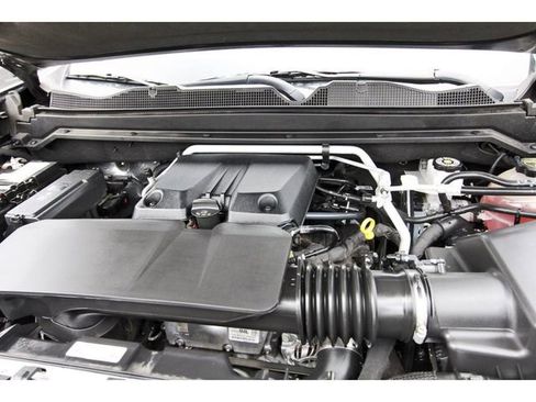 Used 2025 Chevrolet Colorado W/T RWD image 27