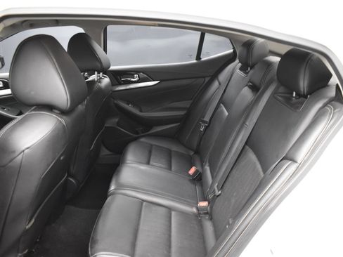 Used 2020 Nissan Maxima 3.5 SV w/ Floor Mat Group FWD image 13