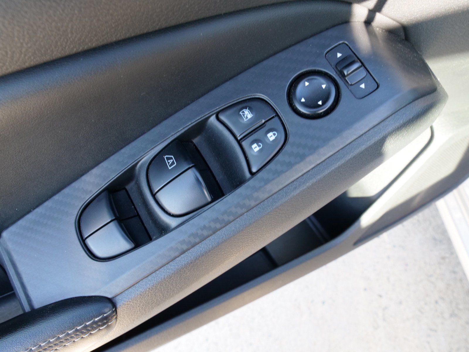 Used 2024 Nissan Altima 2.5 SV FWD image 16