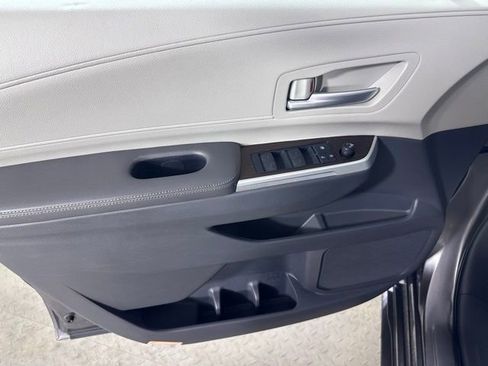 Used 2021 Toyota Sienna XLE FWD image 19
