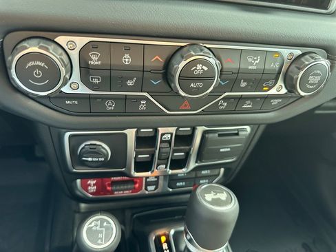 New 2025 Jeep Wrangler Unlimited Rubicon image 20