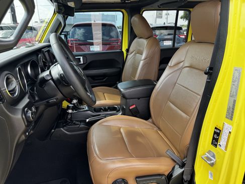 Used 2023 Jeep Wrangler Unlimited Sahara AWD/4WD image 27