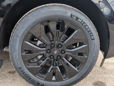 New 2025 Ford Expedition Platinum w/ Stealth Appearance Package image 37