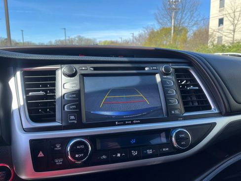 Certified 2018 Toyota Highlander Limited image 19