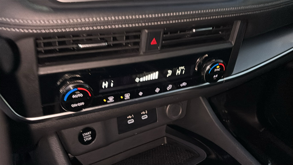 Used 2025 Nissan Rogue SV FWD image 20
