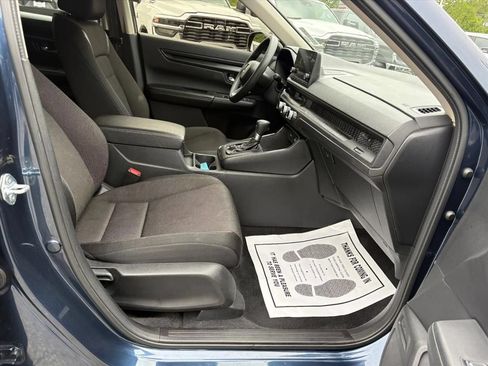 Used 2025 Honda CR-V LX image 16