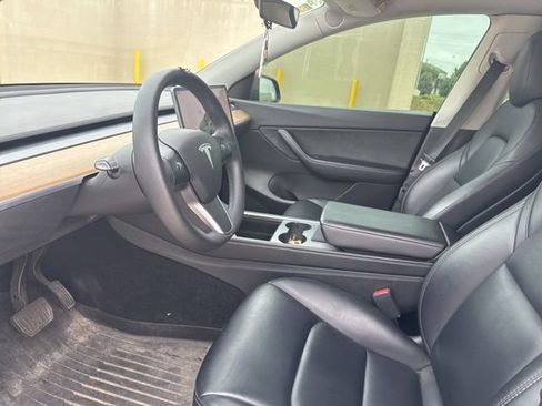 Used 2022 Tesla Model Y Long Range AWD/4WD image 6