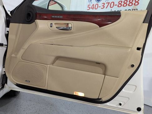 Used 2011 Lexus LS 460 AWD w/ Comfort Pkg image 21