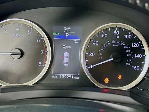 Used 2014 Lexus IS 350 w/ Navigation Package RWD image 12