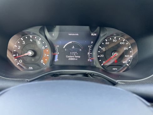 Used 2025 Jeep Compass Trailhawk AWD/4WD image 10