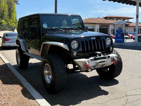 Used 2018 Jeep Wrangler Unlimited Sport S AWD/4WD image 6