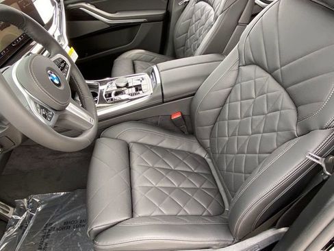 New 2025 BMW X7 xDrive40i w/ M Sport Package image 19