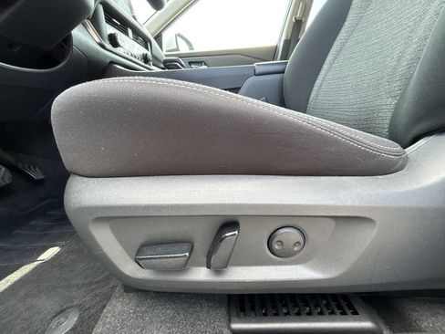 Used 2023 Nissan Rogue SV FWD image 14