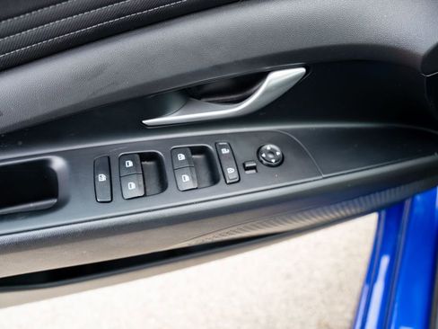 Certified 2024 Hyundai Elantra SEL w/ Convenience Package image 17