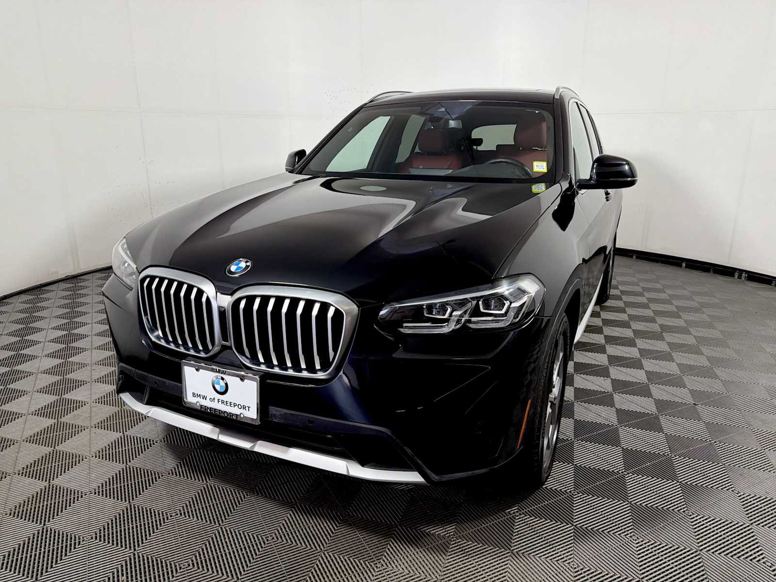 Used 2023 BMW X3 xDrive30i w/ Convenience Package AWD/4WD image 3