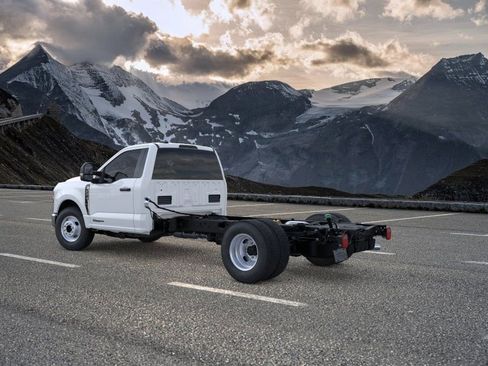 New 2026 Ford F350 XL RWD image 5