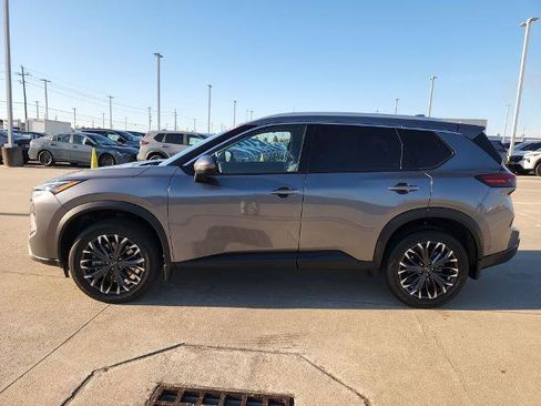 Certified 2025 Nissan Rogue SL w/ Tech Package image 8