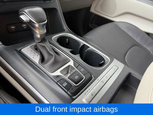 Used 2023 Kia Carnival LX FWD image 23