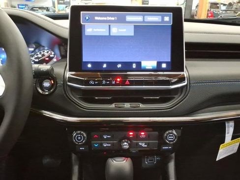 New 2026 Jeep Compass Latitude AWD/4WD image 14