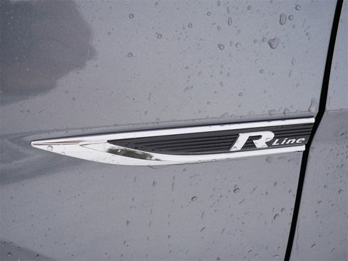 Used 2020 Volkswagen Jetta R-Line w/ R-Line Cold Weather Package image 15