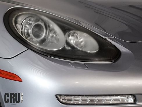 Used 2014 Porsche Panamera 4 image 3