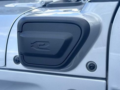 Used 2024 Jeep Wrangler High Altitude AWD/4WD image 17