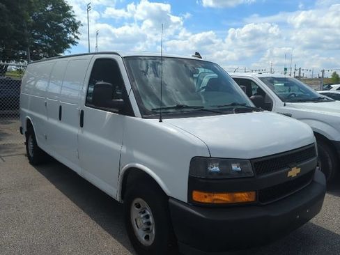 Used 2021 Chevrolet Express 3500 Extended w/ Driver Convenience Package RWD image 1