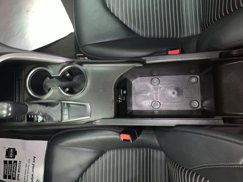 Used 2024 Toyota Camry SE image 16