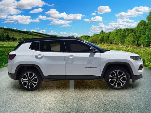 Certified 2022 Jeep Compass Limited AWD/4WD image 7