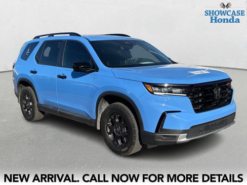 Used 2025 Honda Pilot TrailSport image 6