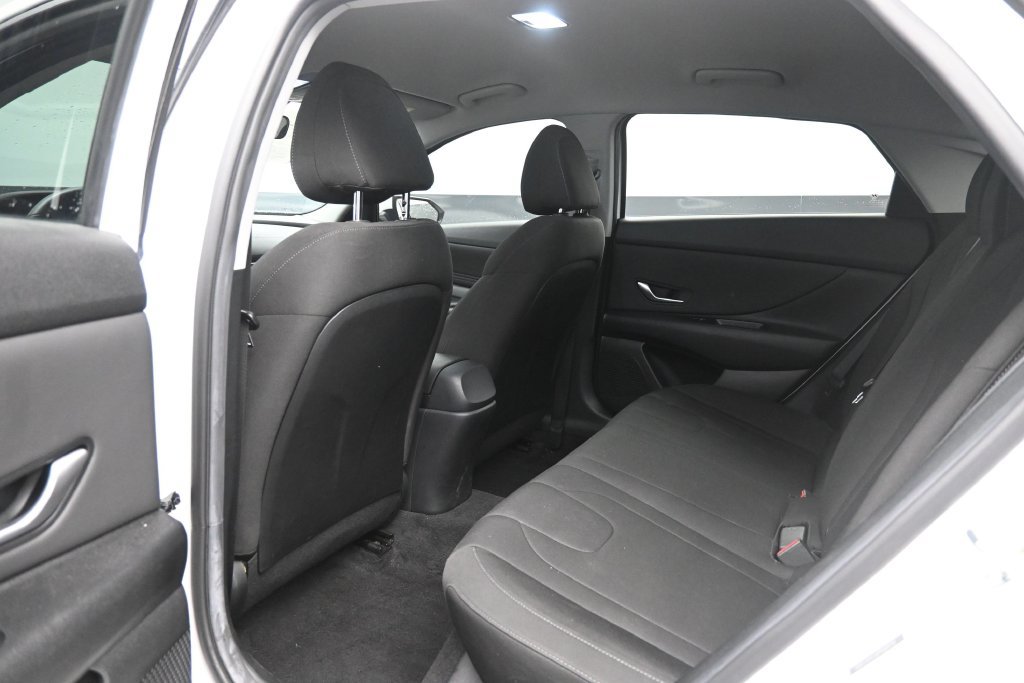 Used 2023 Hyundai Elantra SEL w/ Convenience Package FWD image 26