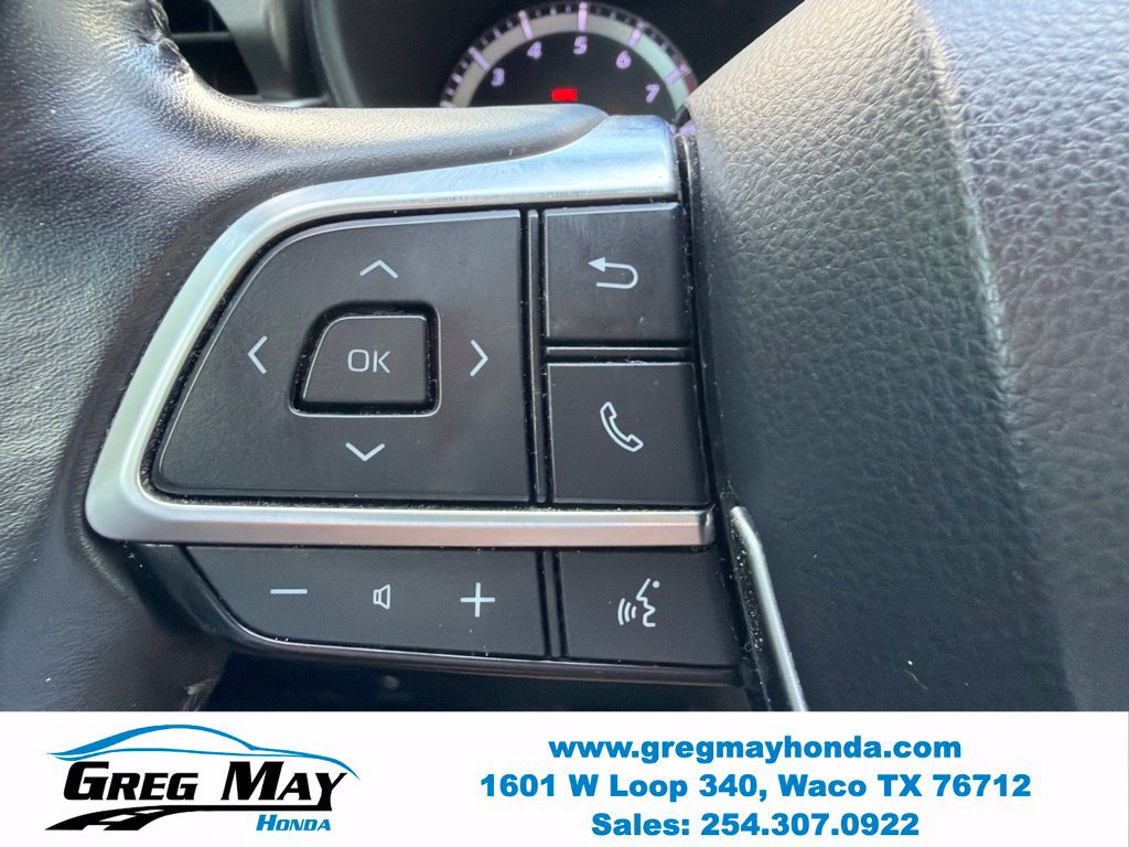 Used 2021 Toyota Highlander LE FWD image 28