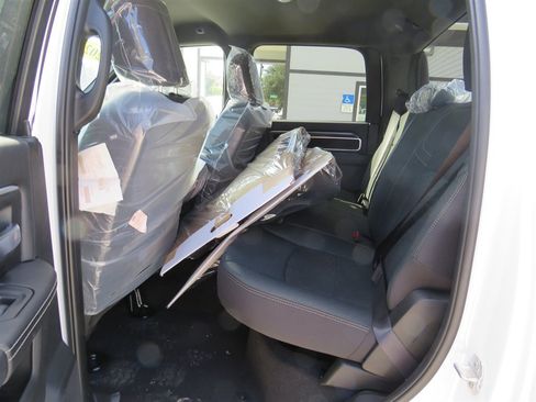 Used 2025 RAM 2500 Big Horn AWD/4WD image 9