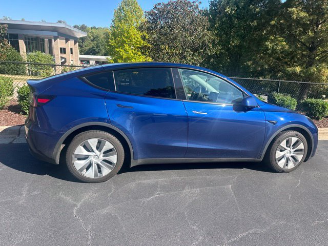 Used 2024 Tesla Model Y Long Range AWD/4WD image 3