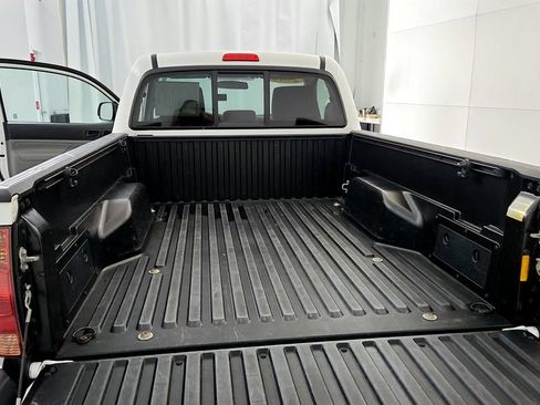 Used 2014 Toyota Tacoma 2WD Regular Cab image 18