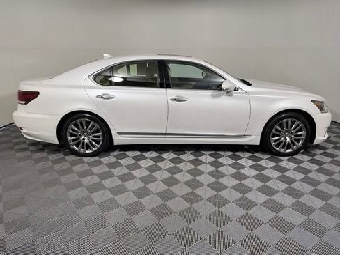 Used 2016 Lexus LS 460 w/ Comfort Package RWD image 7