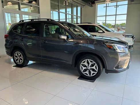 Used 2024 Subaru Forester Premium AWD/4WD image 6