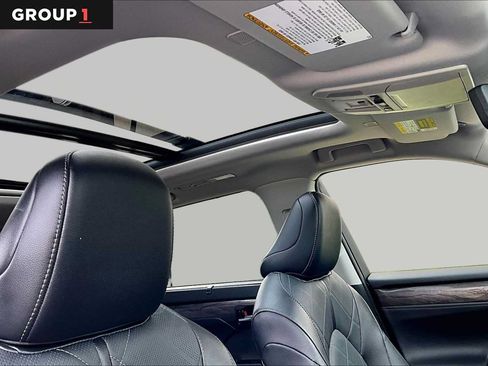 Certified 2025 Toyota Highlander Platinum AWD/4WD image 14