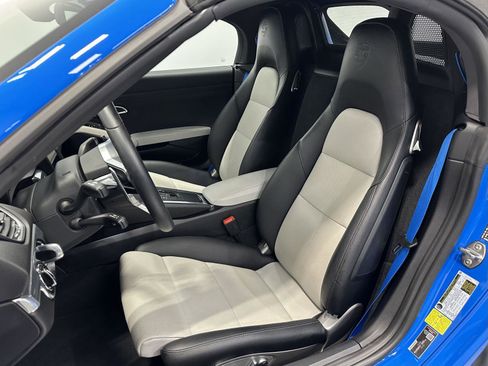 Certified 2025 Porsche 718 Boxster S RWD image 5