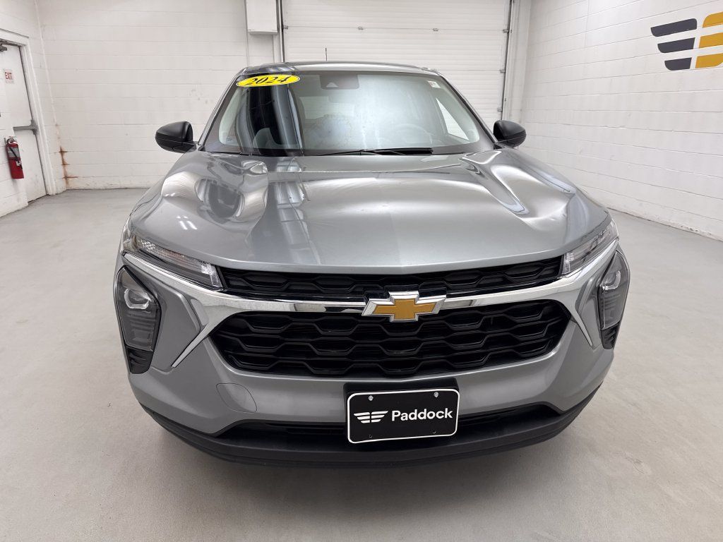 Used 2024 Chevrolet Trax LS FWD image 9